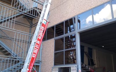 Grúa para subir muebles en Girona