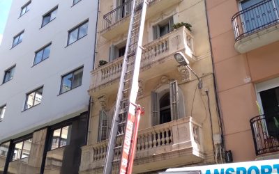 Grúa para subir muebles en Lleida